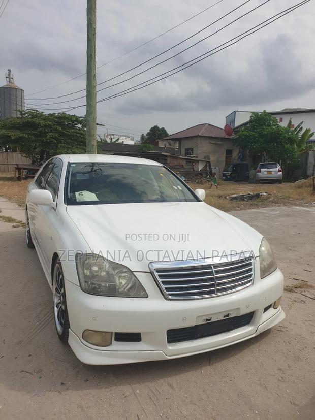 Toyota Crown 2007 White