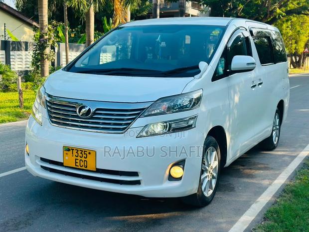 Toyota Alphard 2.4 Petrol FWD 2010 White