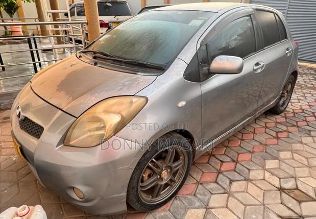 Toyota Vitz 2006 Gray