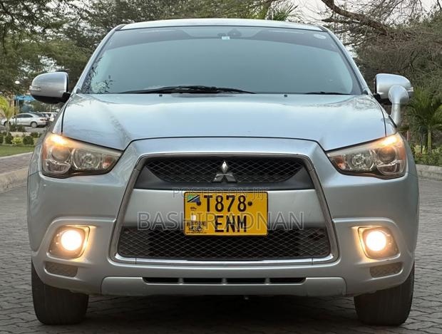 Mitsubishi RVR 2010 Silver