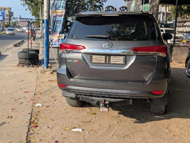 Toyota Fortuner 2018 Gray