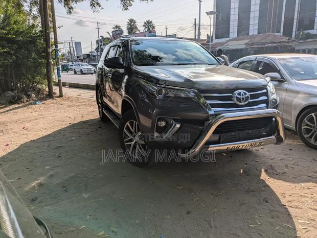 Toyota Fortuner 2018 Gray