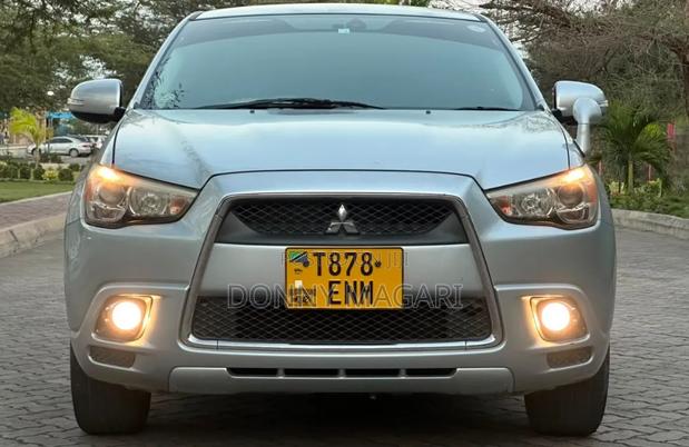 Mitsubishi RVR 2010 Silver