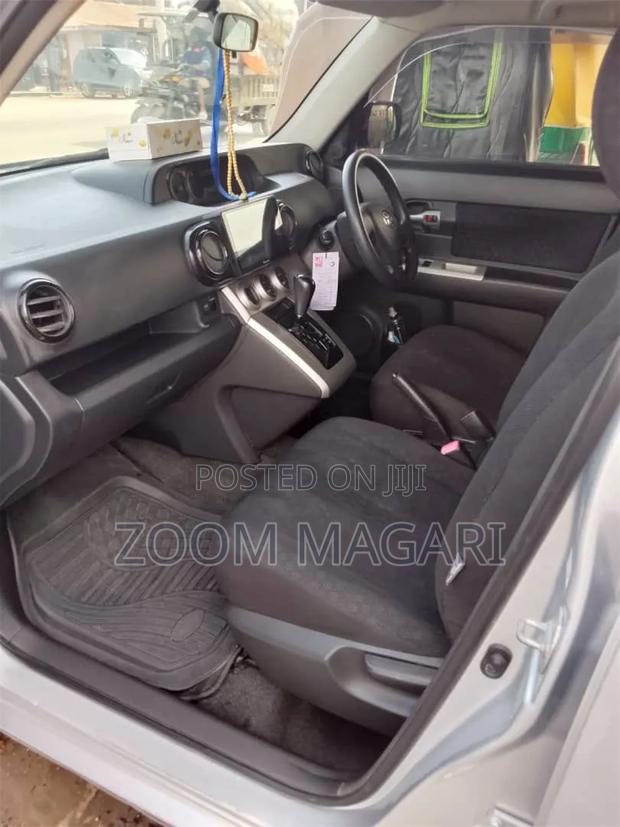 Toyota Corolla Rumion 2010 Silver
