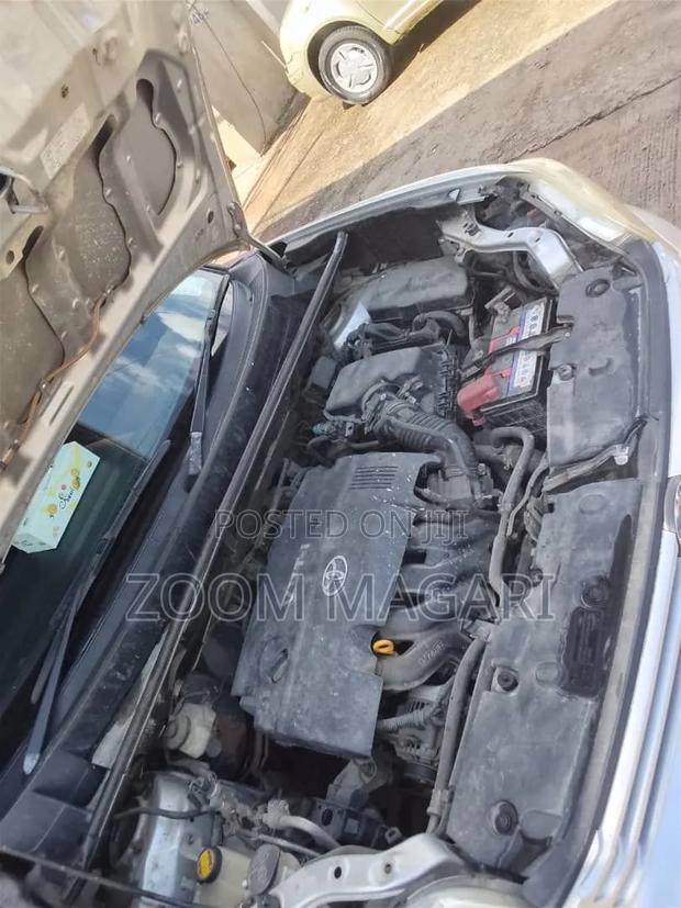 Toyota Corolla Rumion 2010 Silver