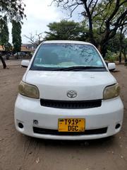 Toyota Porte 2005 White for sale