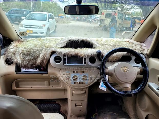 Toyota Porte 2005 White