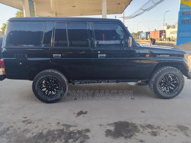 Toyota Land Cruiser 2015 Black