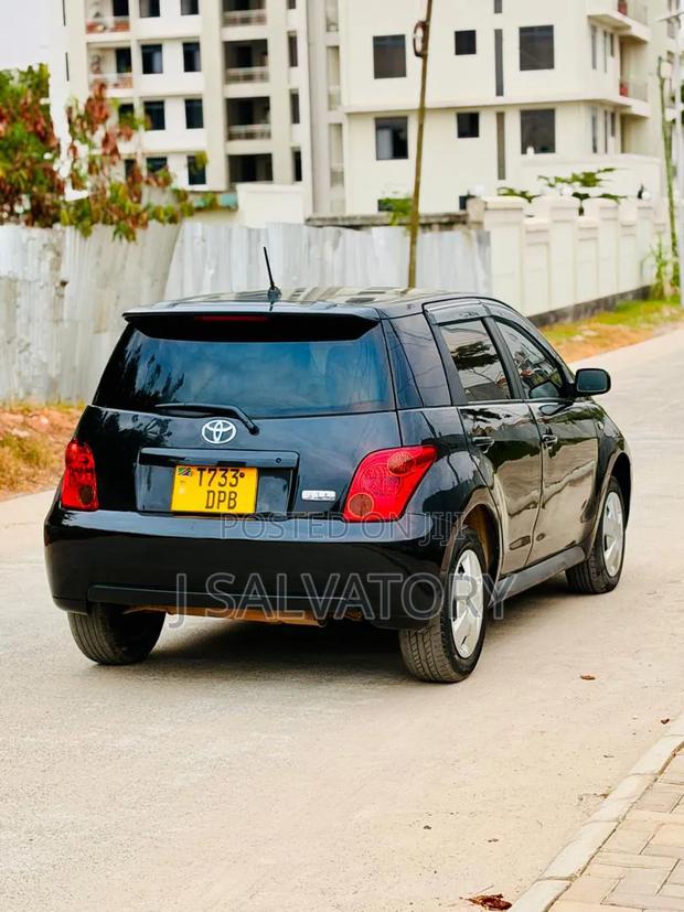 Toyota IST 2003 Black