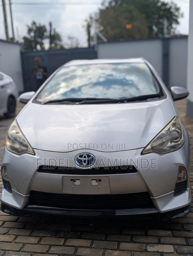 Toyota Aqua 2012 Silver
