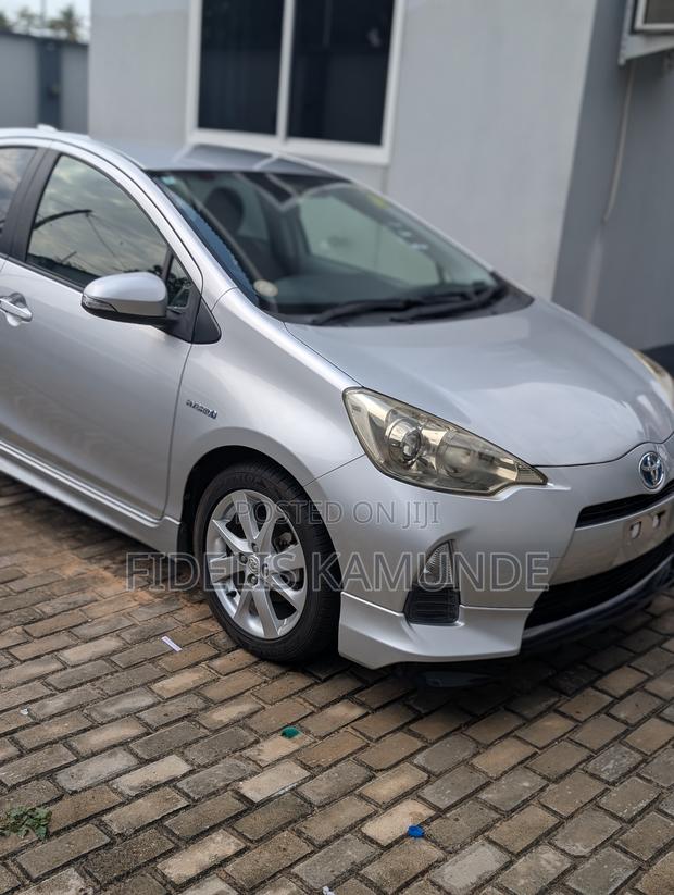 Toyota Aqua 2012 Silver
