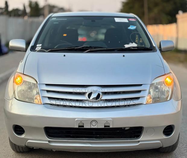 Toyota IST 2006 Silver