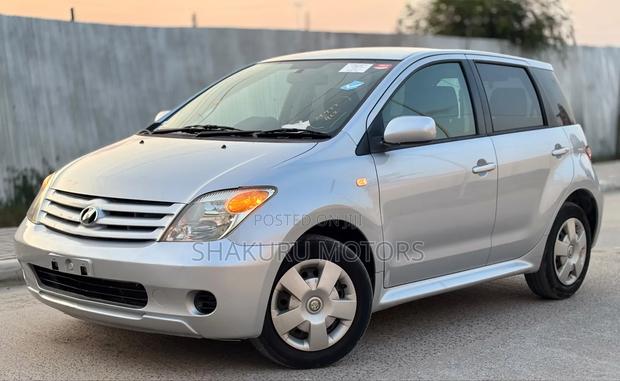 Toyota IST 2006 Silver