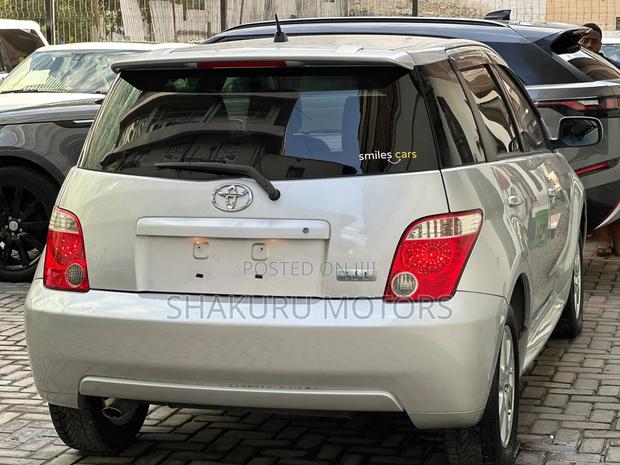 Toyota IST 2006 Silver