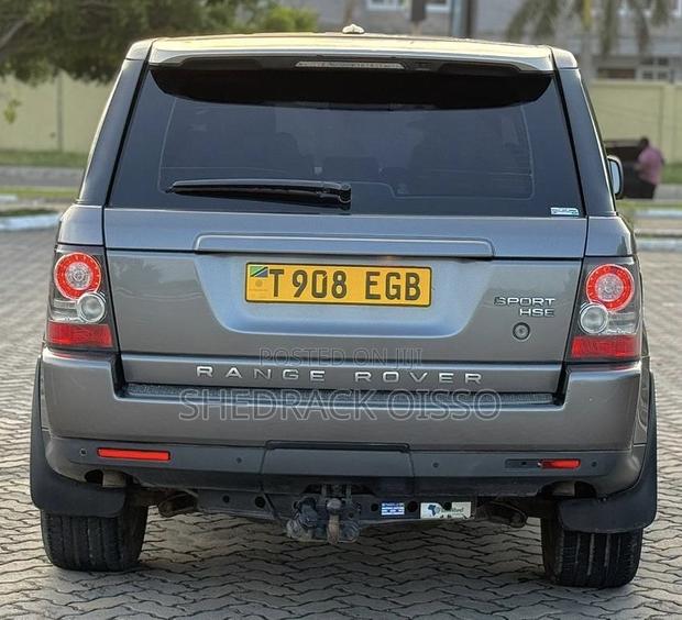 Land Rover Range Rover Sport 2010 Gray