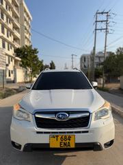 Subaru Forester 2014 White for sale