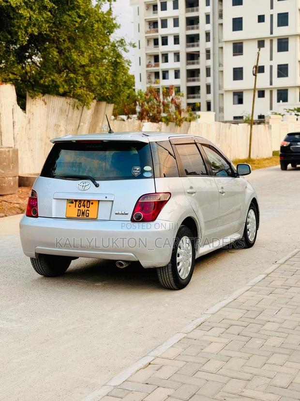 Toyota IST 2006 Silver