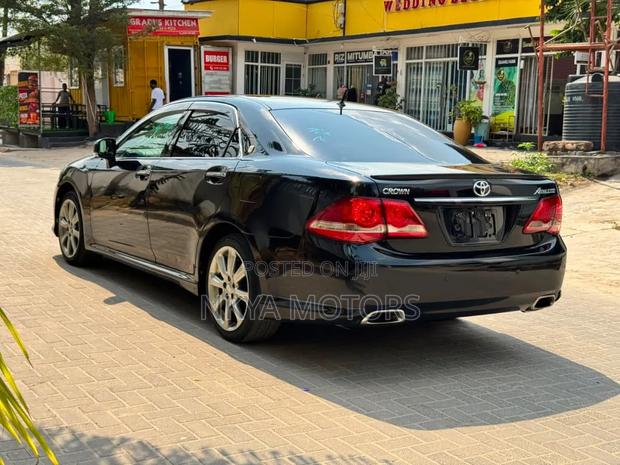 Toyota Crown 2008 Black