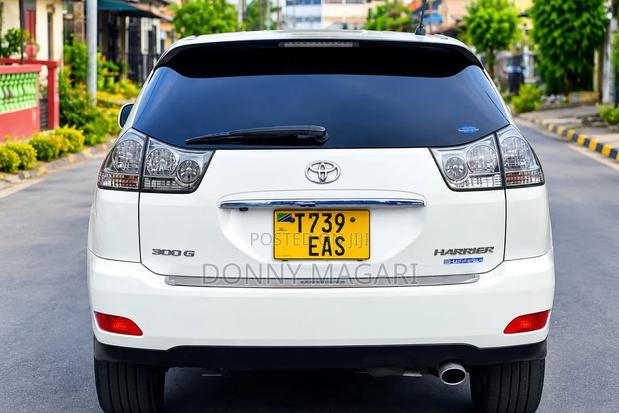 Toyota Harrier 2008 White