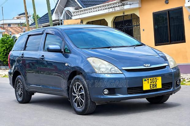 Toyota Wish 2006 Blue