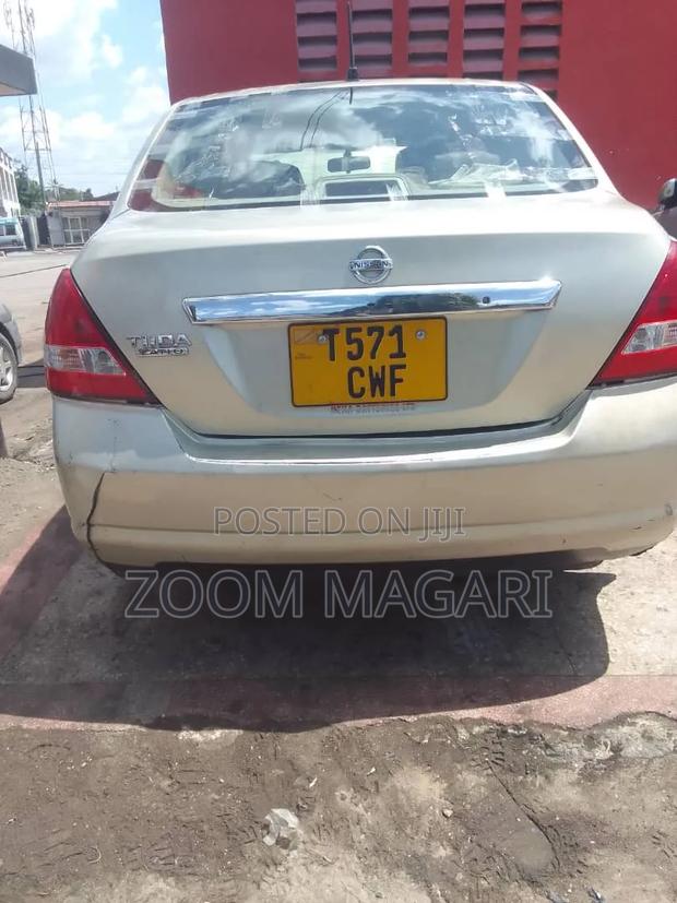 Nissan Tiida 2005 Silver
