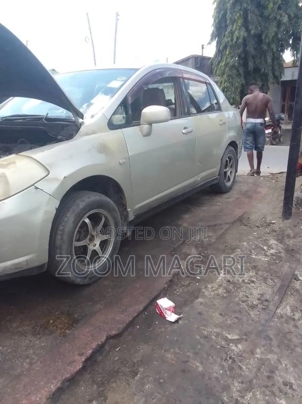 Nissan Tiida 2005 Silver