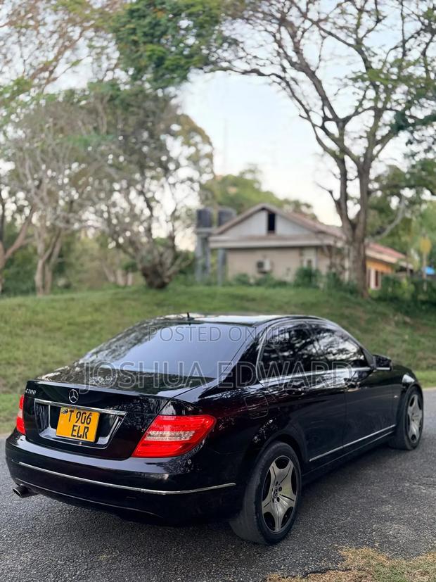 Mercedes-Benz C-Class 2012 Black