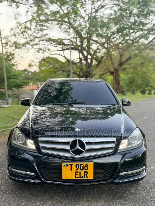 Mercedes-Benz C-Class 2012 Black