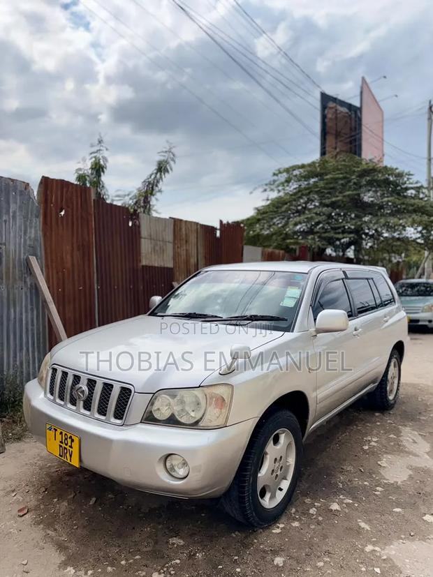 Toyota Kluger 2001 Gold