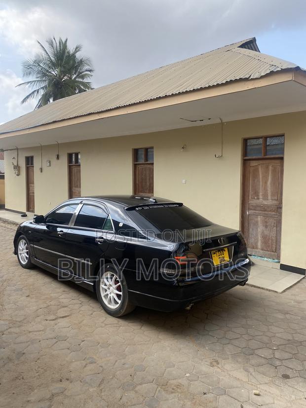 Toyota Crown Royale 2005 Black