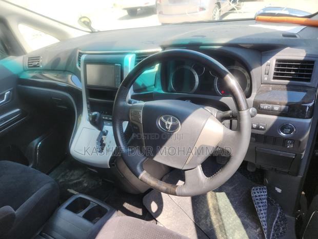 Toyota Vellfire V 2.4 FWD 7-Seater 2011 Black