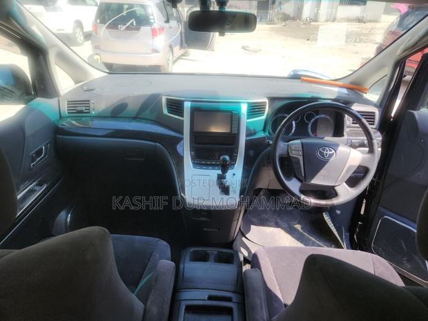 Toyota Vellfire V 2.4 FWD 7-Seater 2011 Black