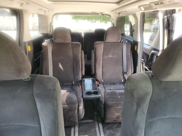 Toyota Vellfire V 2.4 FWD 7-Seater 2011 Black
