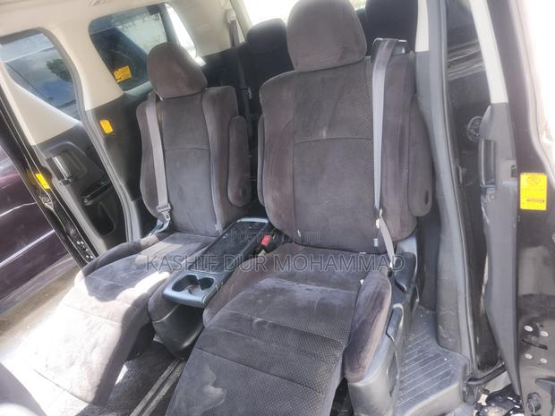 Toyota Vellfire V 2.4 FWD 7-Seater 2011 Black