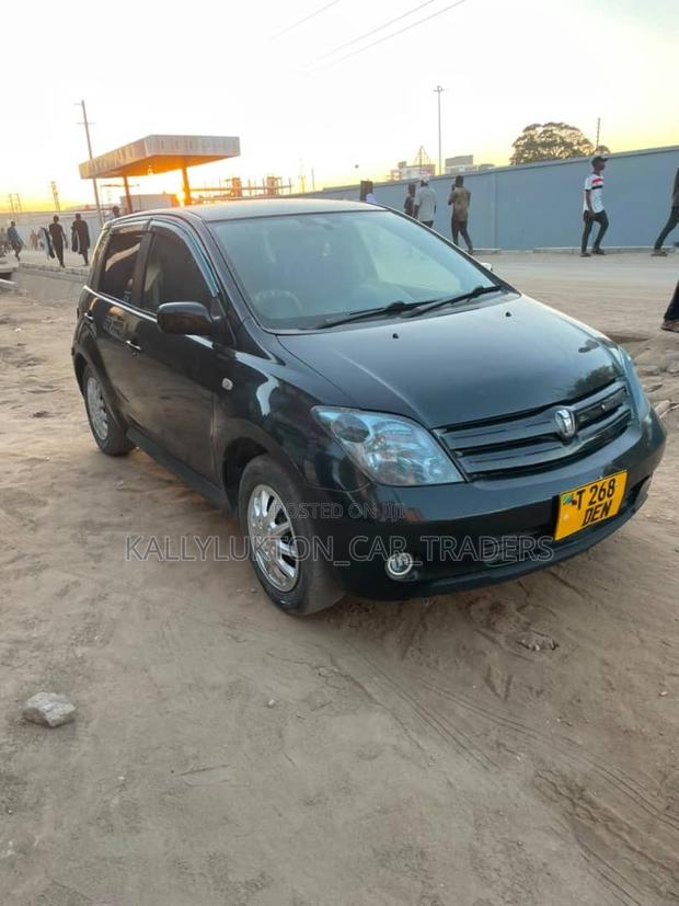 Toyota IST 2005 Black