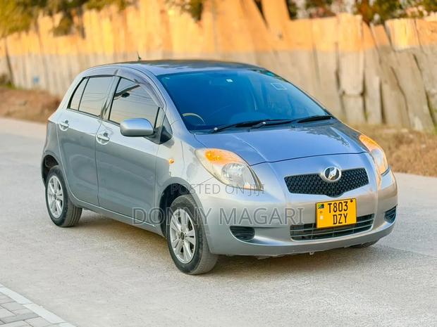 Toyota Vitz 2007 Gray