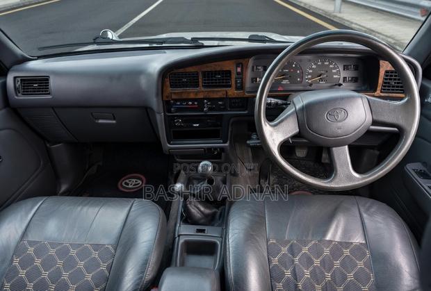 Toyota Hilux 1999 Silver
