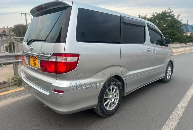 Toyota Alphard 2.4 Petrol FWD 2005 Silver