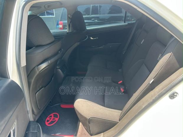 Toyota Crown 2009 Pearl
