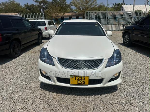 Toyota Crown 2009 Pearl