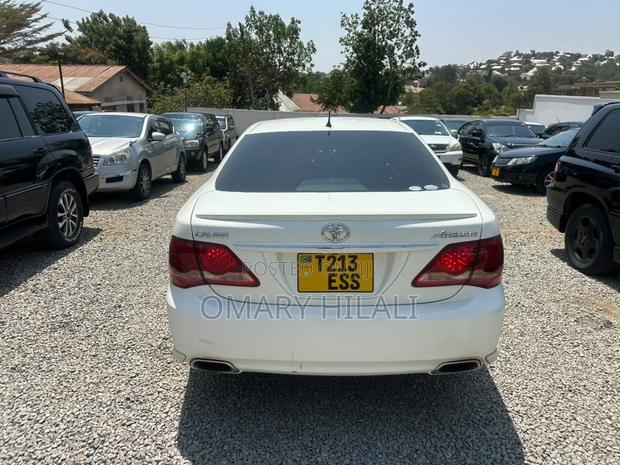 Toyota Crown 2009 Pearl