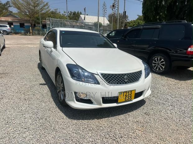 Toyota Crown 2009 Pearl