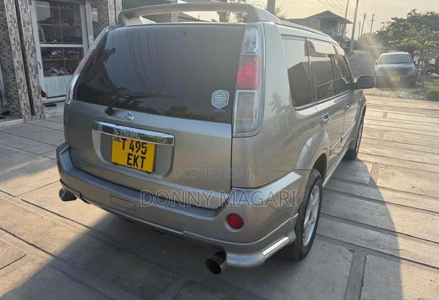 Nissan X-Trail 2004 Gray