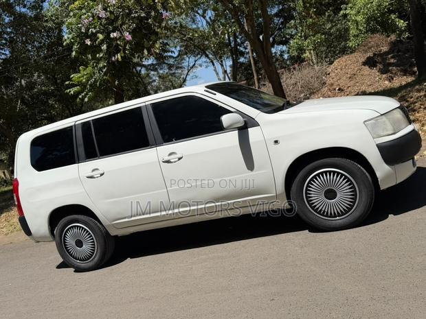 Toyota Probox 2005 White