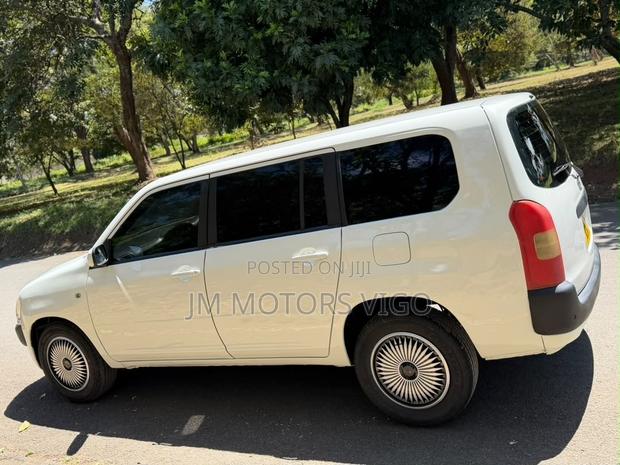 Toyota Probox 2005 White