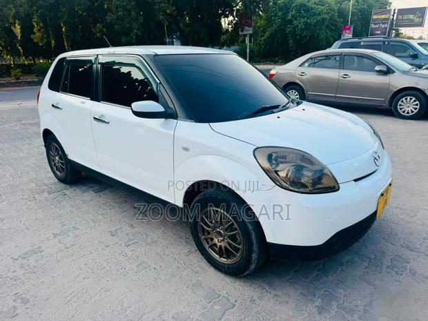 Mazda Verisa 2009 Pearl