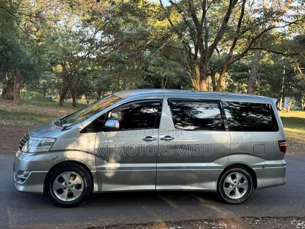 Toyota Alphard 2006 Silver