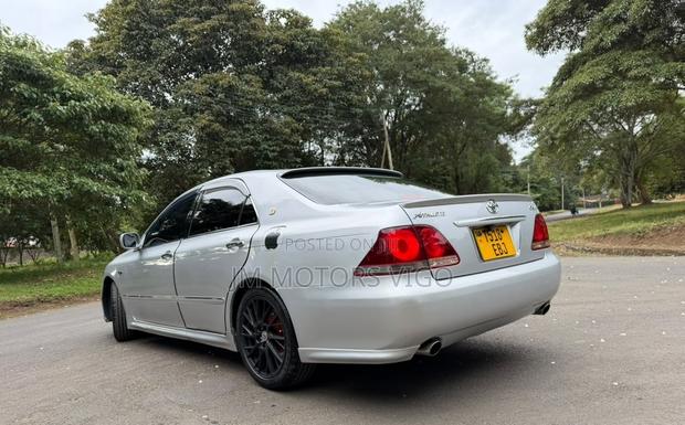 Toyota Crown 2006 Silver