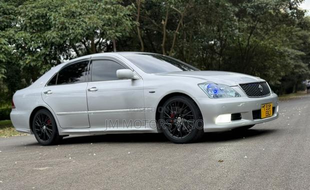 Toyota Crown 2006 Silver