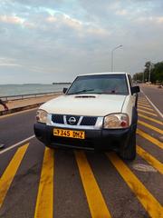 Nissan Hardbody 2004 White for sale